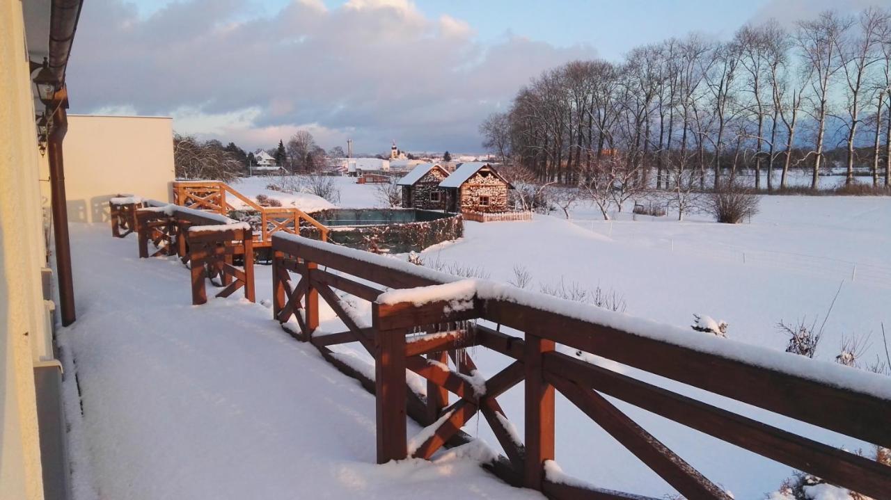 Lucni Penzion Česká Skalice Bagian luar foto