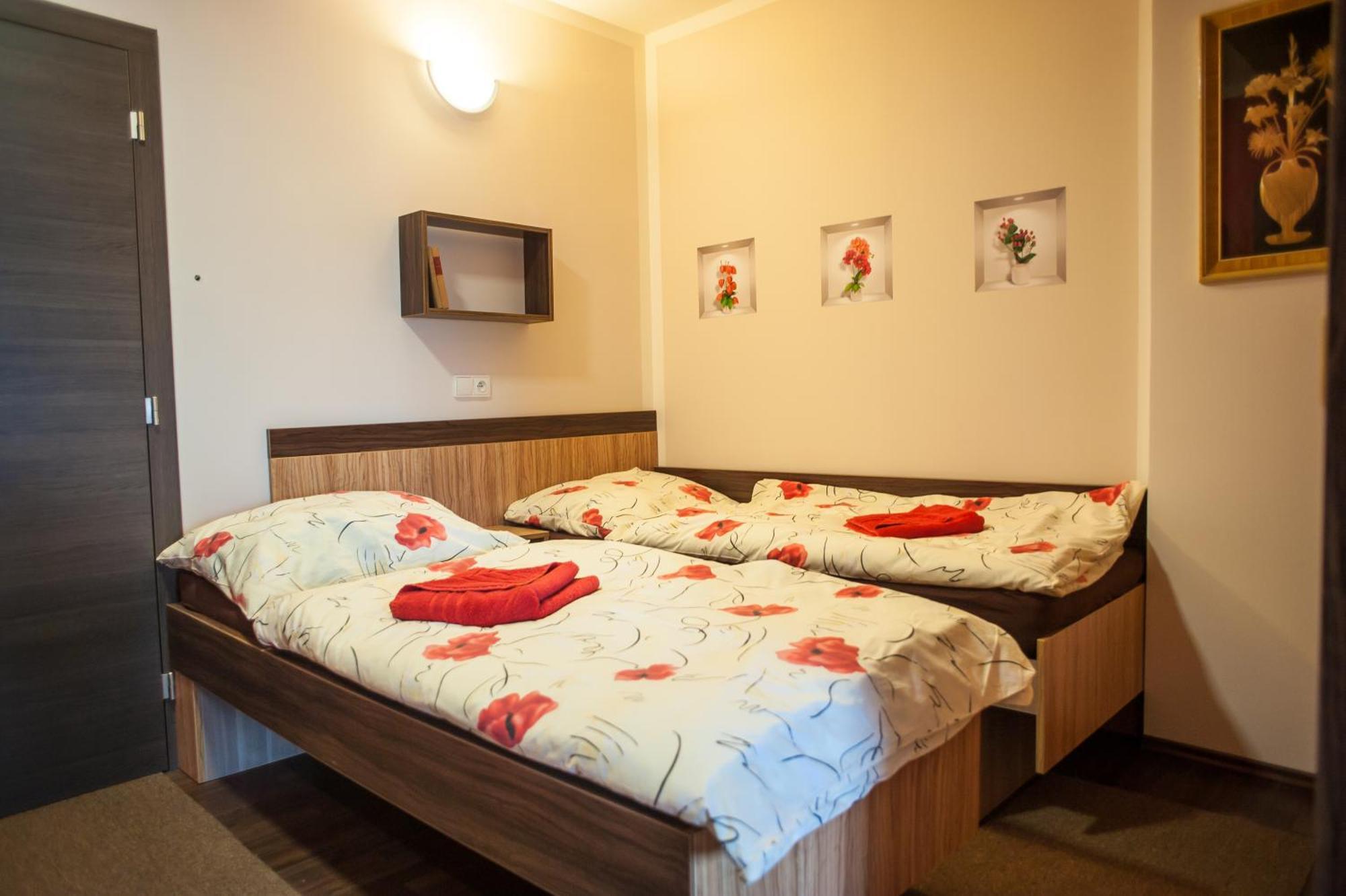 Lucni Penzion Česká Skalice Bagian luar foto
