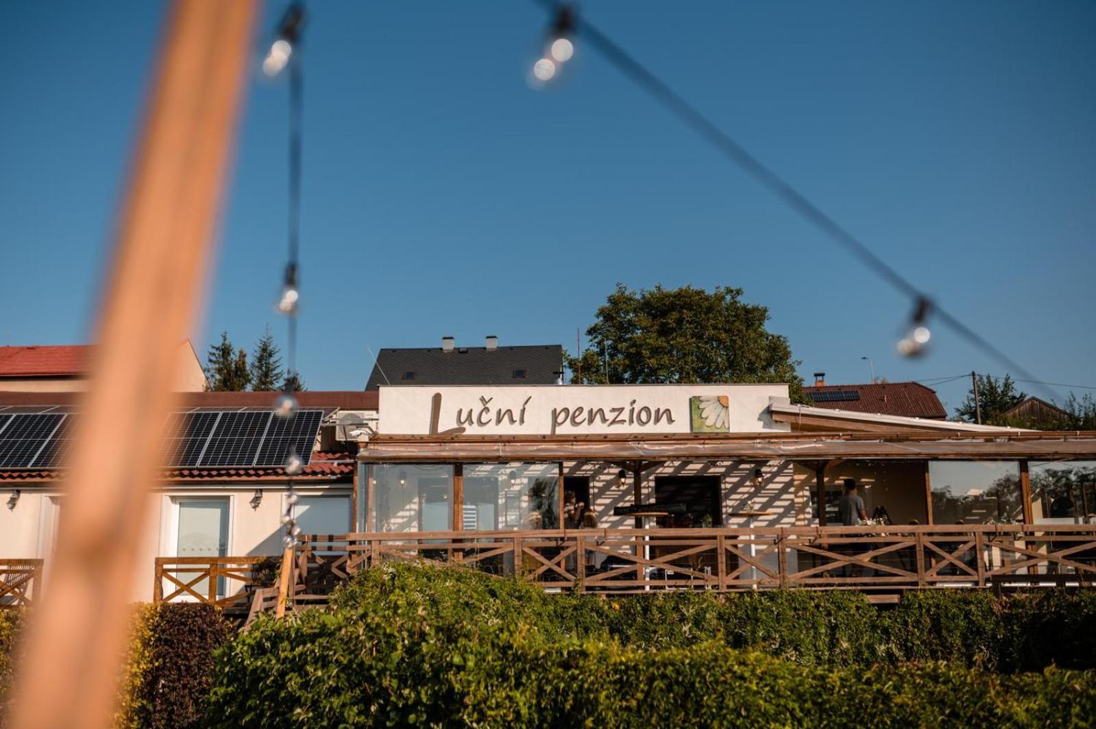 Lucni Penzion Česká Skalice Bagian luar foto